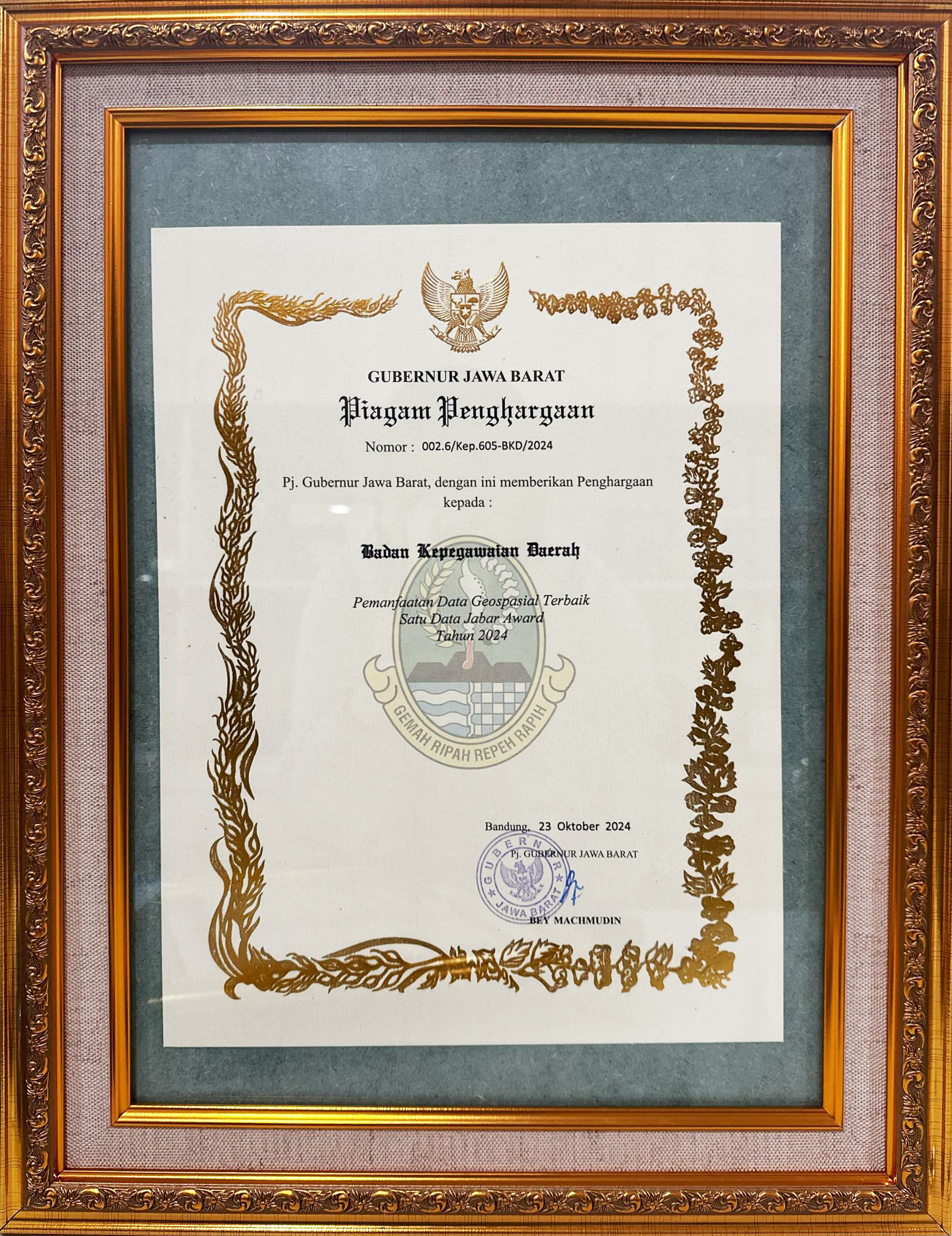Piagam Penghargaan