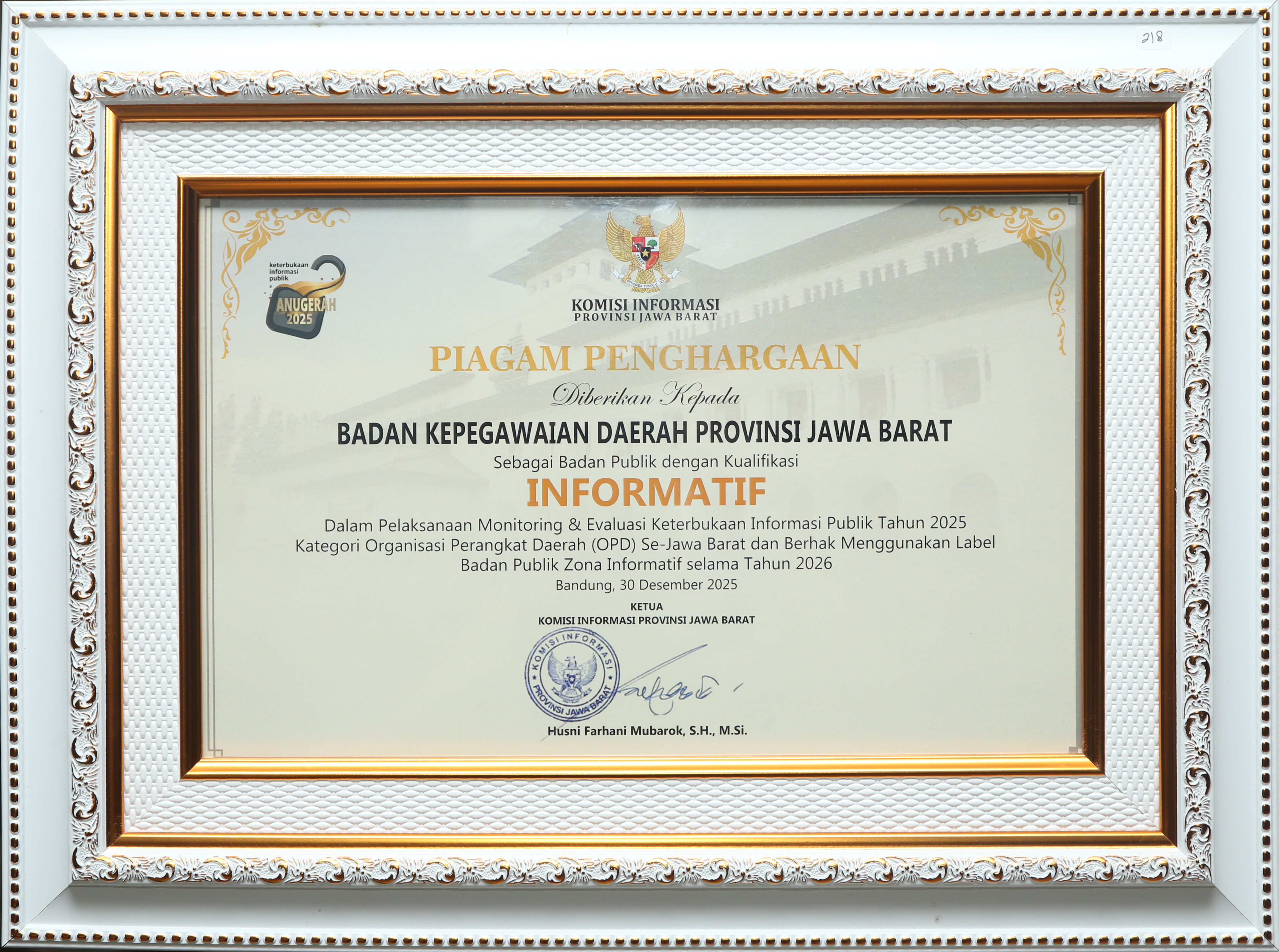 Piagam Penghargaan BKD Jabar Sebagai Badan Publik dengan Kualifikasi INFORMATIF